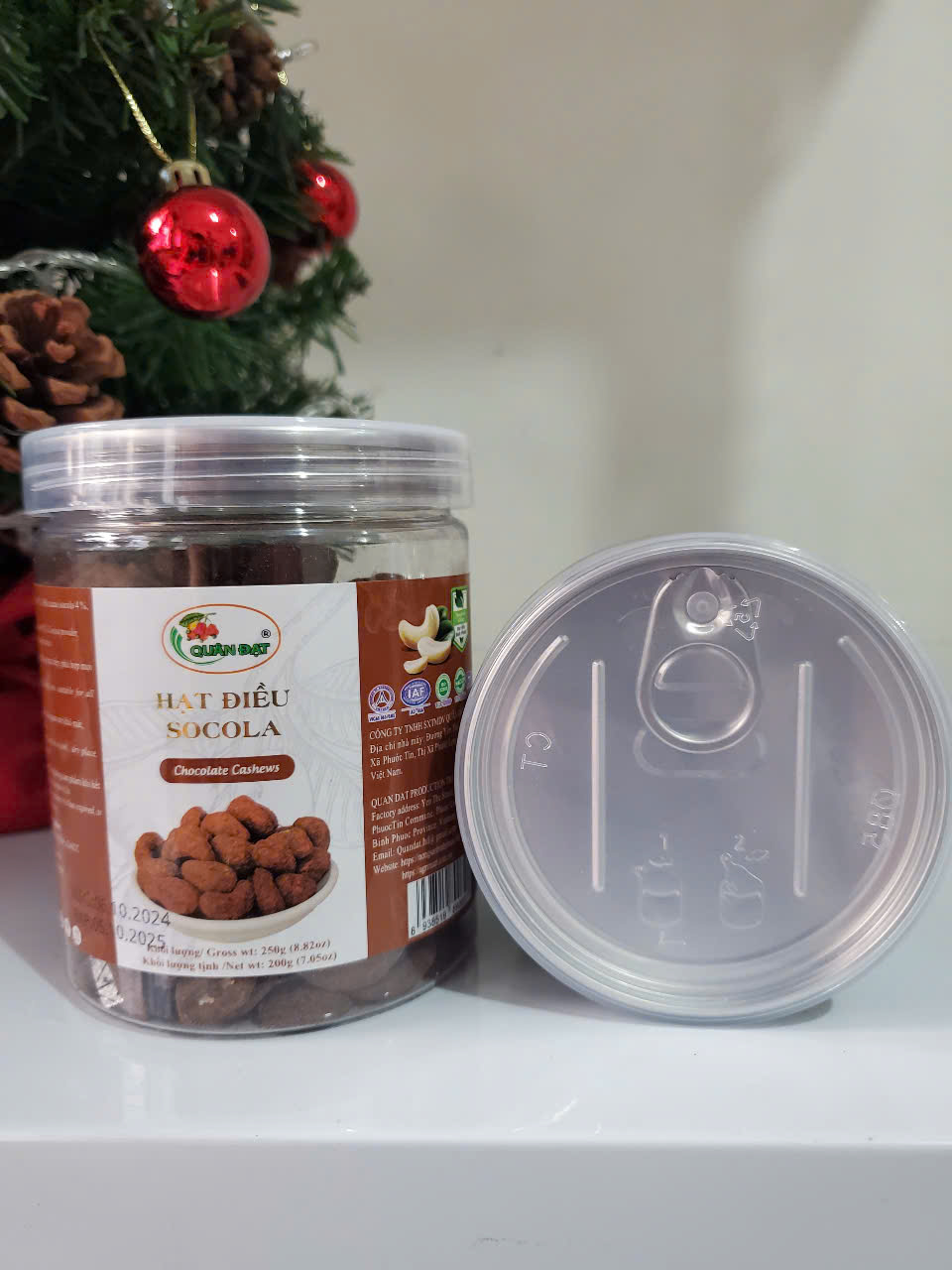 CHOCOLATE/CACAO FLAVORED CASHEW IN A JAR - PRODUCT FROM VIETNAM