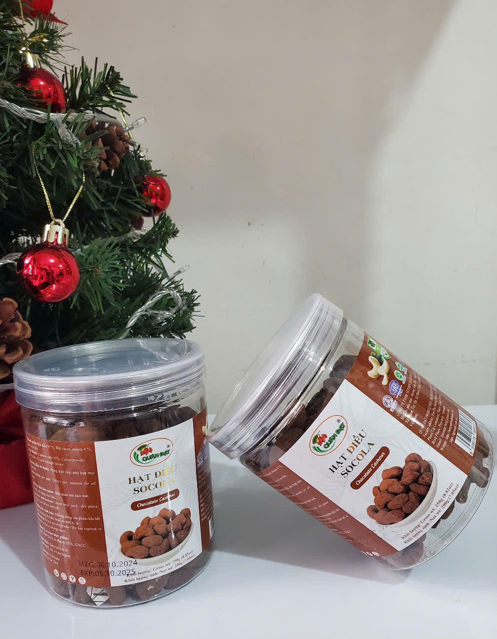 CHOCOLATE/CACAO FLAVORED CASHEW IN A JAR - PRODUCT FROM VIETNAM