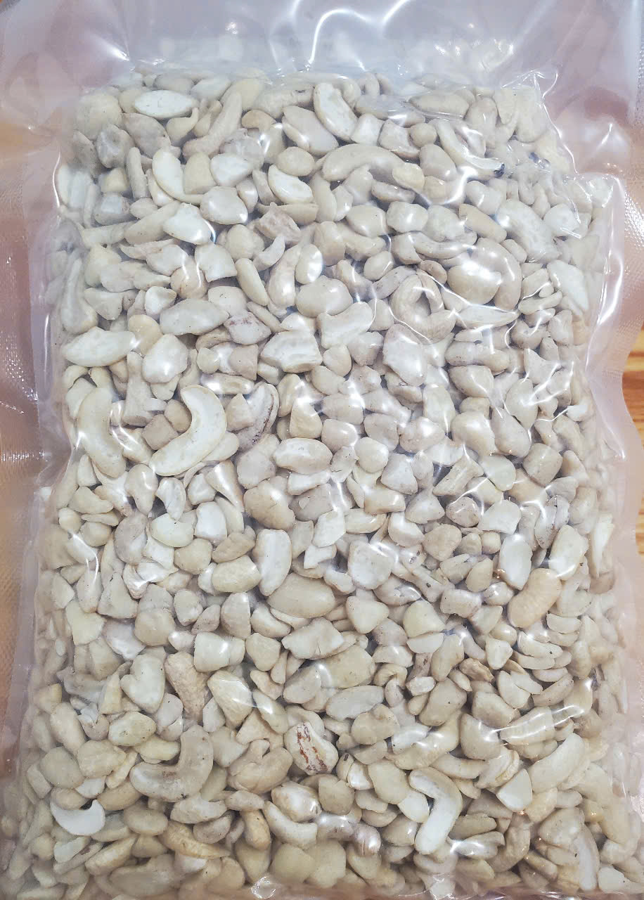 RAW CASHEW - LARGE PIECE (LP) - 500G (PRODUCT FROM VIETNAM)